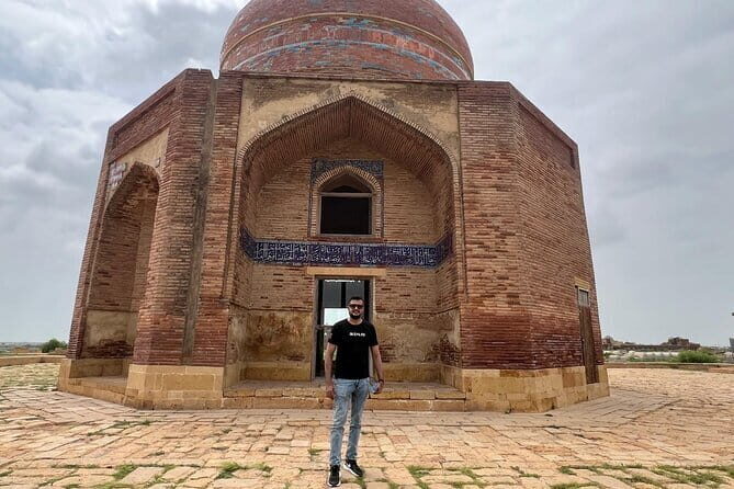 Day Tour in Karachi Unesco Heritage - Practical Details and What You Can Expect