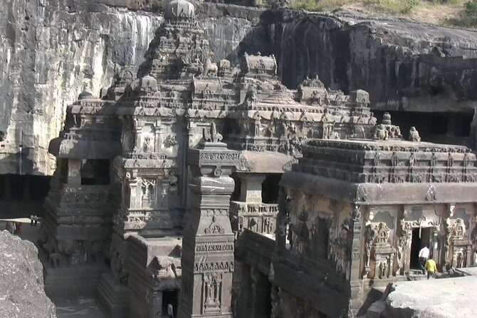 Day tour of Ajanta and Ellora caves from Aurangabad - FAQs