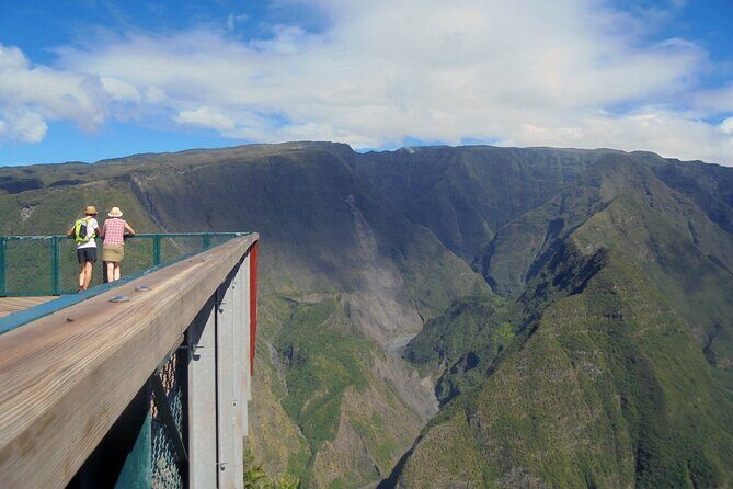 Day tour of the mountains to the Volcano + breakfast - FAQs