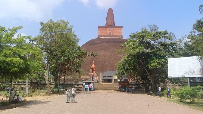 Day tour sigiriya to anuradhapura - Key Points