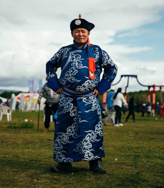 Day tour with Traditional clothes and photographer - Key Points