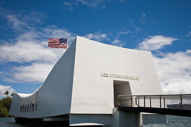 Day Trip from Maui to Oahu: Pearl Harbor WWII Heroes Adventure - An Introduction to the Experience