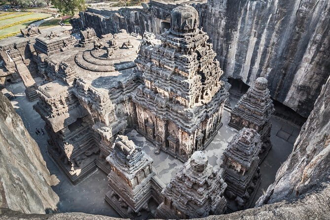 Day Trip to Ellora Caves & Daulatabad Fort (Guided Tour by Car from Aurangabad) - A Detailed Look at the Tour
