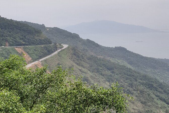 Day Trip To Hue City and Back From Hoi An By Private Car - Along the Perfume River: Thien Mu Pagoda