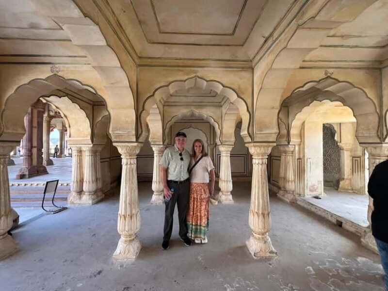 Day Trip to Jaipur from Delhi via Expressway - Lunch—A Taste of Local Flavors