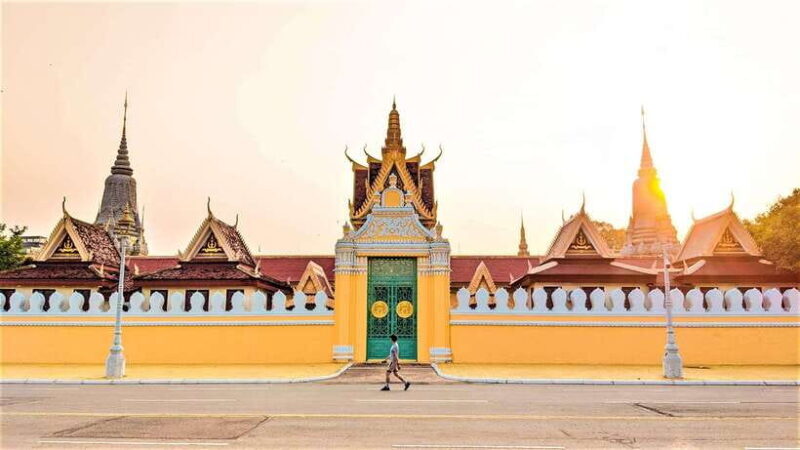 Day Trip to Oudong Mountain and Phnom Penh City Private Tour - Balance of Landmarks and Scenic Views