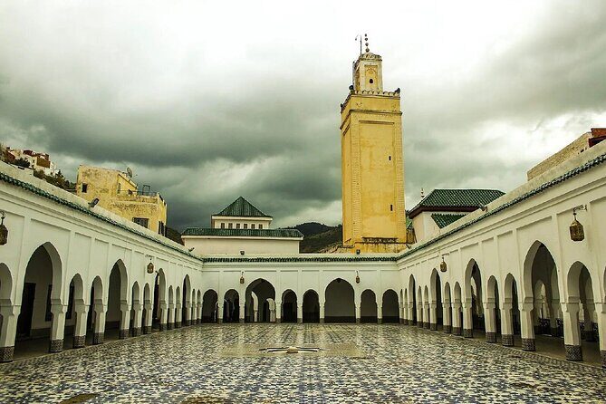 Day trip to Volubilis - Moulay Idriss & Meknes From Fes - Transportation & Group Size