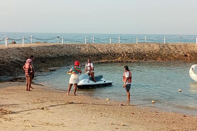 Day Use Red sea ain EL Sokhna Beach from Cairo/ Giza hotels with lunch - FAQs