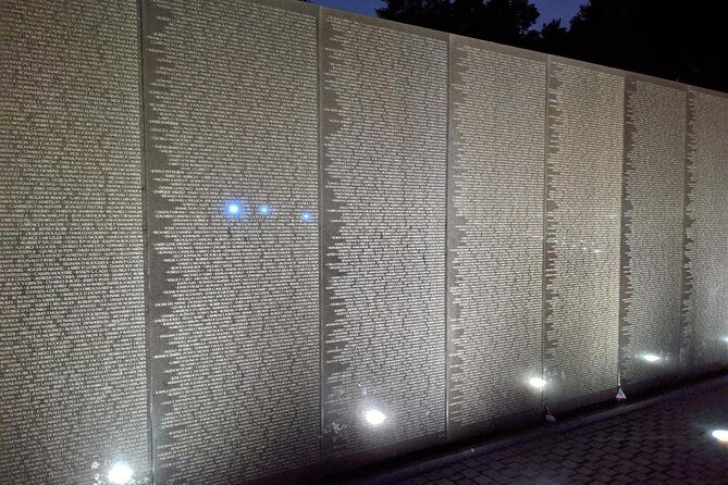 DC Monuments and Memorials Night Tour, Glass Top Upgrade Option - Key Points