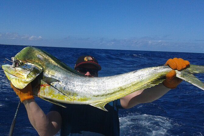 Deep sea fishing charters in Fort Lauderdale aboard 52' Hatteras - Why Choose This Deep Sea Fishing Tour in Fort Lauderdale?
