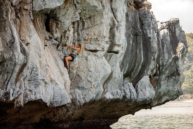Deep Water Solo - What is Deep Water Soloing in Lan Ha Bay?