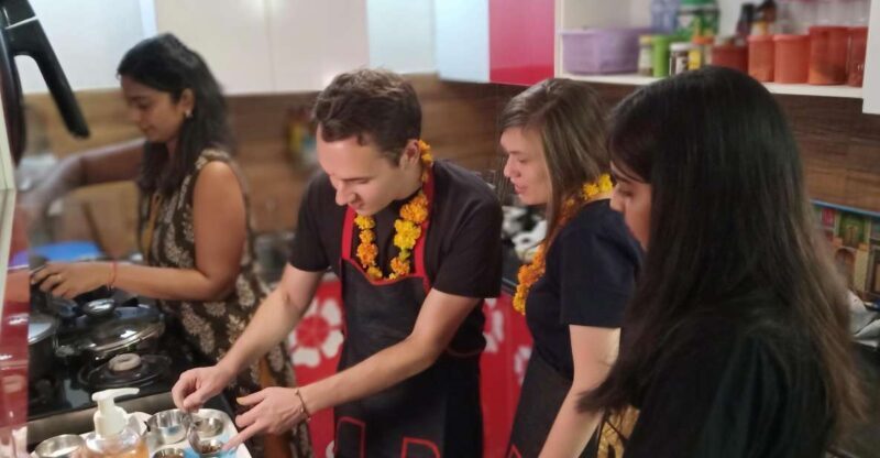 Delhi: AI Cooking Class and Much More in a Local Family Home - Key Points