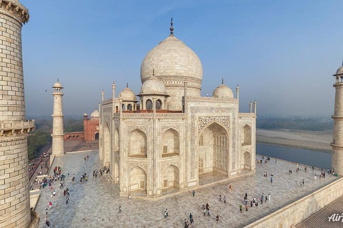 Delhi Airport to Agra Drop - The Authentic Travel Experience