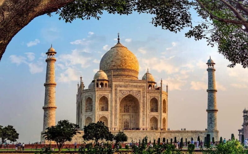 Delhi: All Inclusive Taj Mahal & Agra Tour by Gatimaan Train - Exploring the Taj Mahal