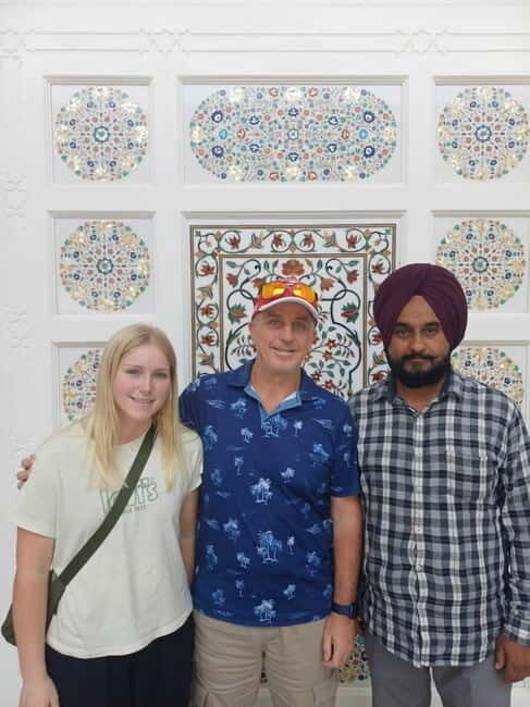 Delhi City Sightseen,Full Day Tour Including New & Old delhi - FAQs