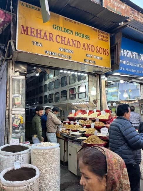 Delhi: Customized Shopping Tour with Female Consultant - An In-Depth Look at the Itinerary and Experience