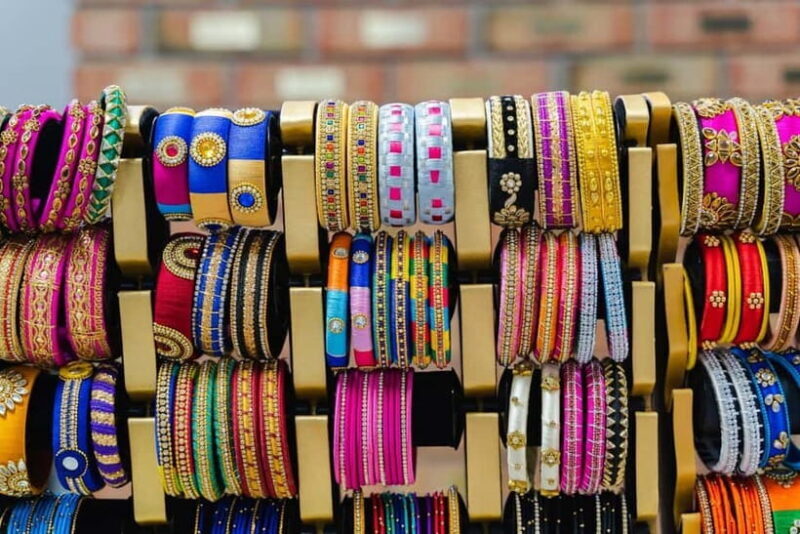 Delhi: Half Day Private Shopping Tour with Guide By Car - What to Expect from the Delhi Shopping Tour