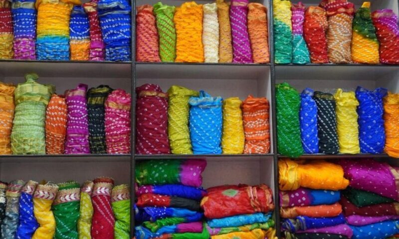 Delhi: Half day Shopping tour with guide by car. - FAQ