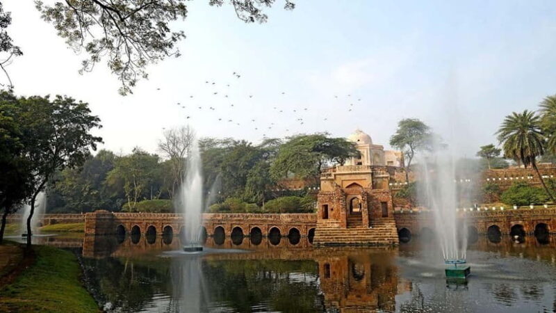 Delhi: Mehrauli Archaeological Park Tour with Hotel Pickup - Exploring the Key Monuments