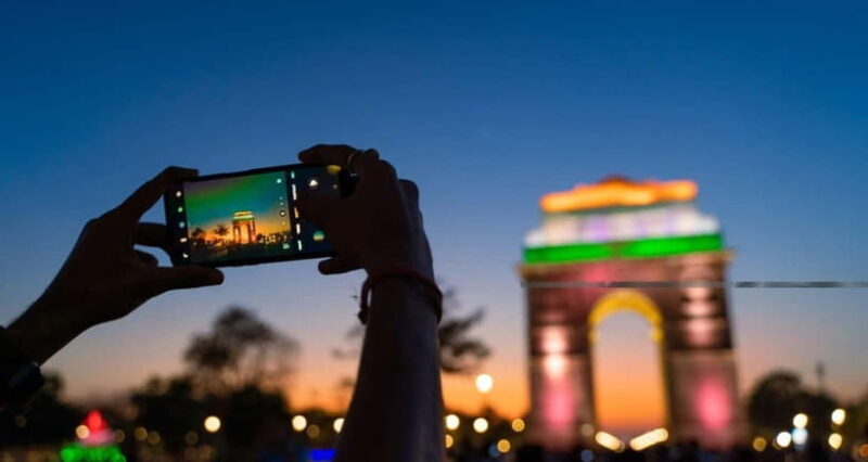 Delhi: Night Tour with Rickshaw Ride and Street Food - An Evening in Delhi: What to Expect