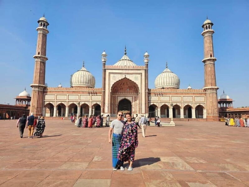 Delhi: Old Delhi and Chandni Chowk Tuk-Tuk Tour - Market Stalls and Street Food