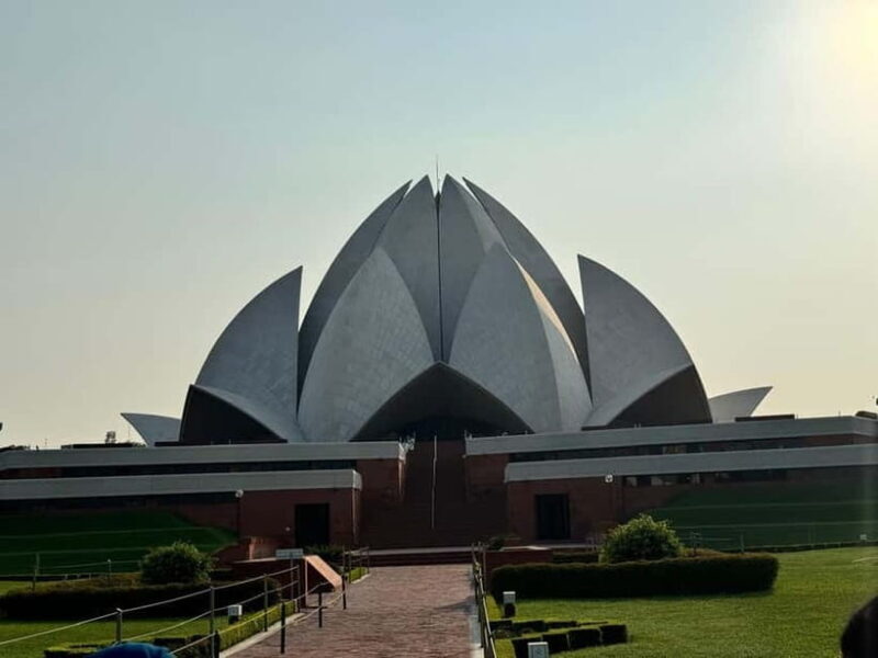 Delhi: Private City Tour with Lotus and Akshardham Temple - Key Points