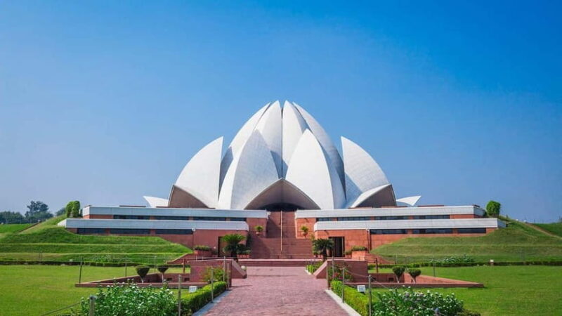 Delhi: Private Half-Day New Delhi Tour With Guide & Options - How the Experience Feels