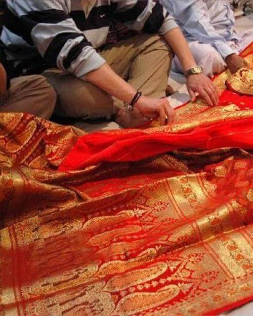 Delhi: Private Half-Day Shopping Tour with Guide & Transfers - The Experience of Shopping with a Guide
