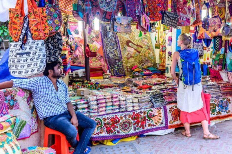 Delhi: Private Half-Day Shopping Tour with Transfer - The Cultural and Shopping Experience
