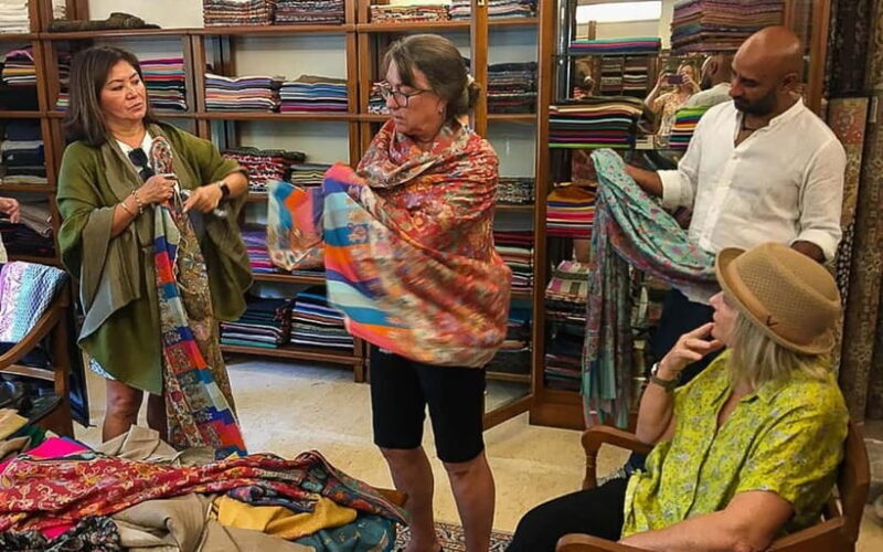 Delhi: Private Shopping Tour with a Local Guide and Transfer - FAQ
