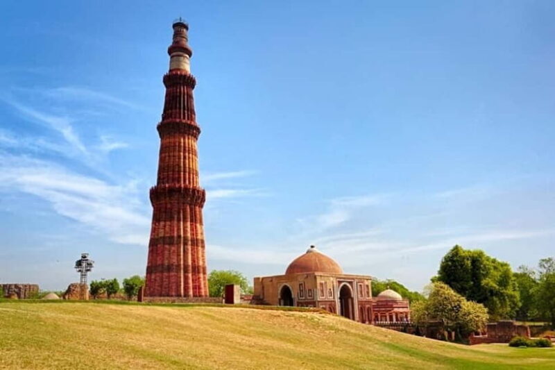 Delhi: Qutub Minar UNESCO World Heritage Site Walking Tour - Exploring the Qutub Minar Complex: A Walk Through Time