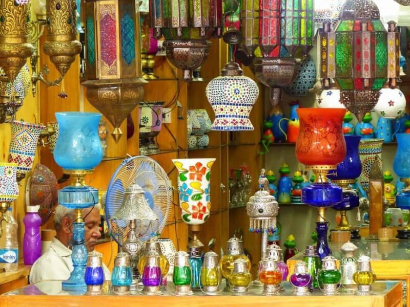 Delhi: Shopping and Street Food Tour with Female Guide & Car - A Closer Look at the Experience