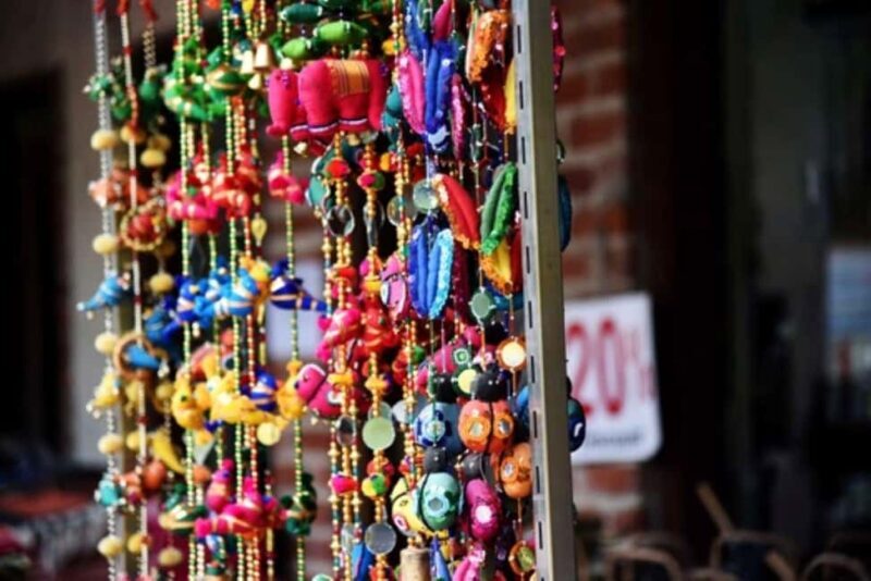 Delhi: Shopping and Street Food Tour with Female Guide & Car - FAQ