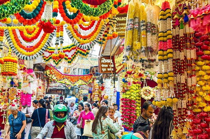 Delhi Shopping Experience with a Local Guide - Stop 1: Old Delhi Rickshaw Ride