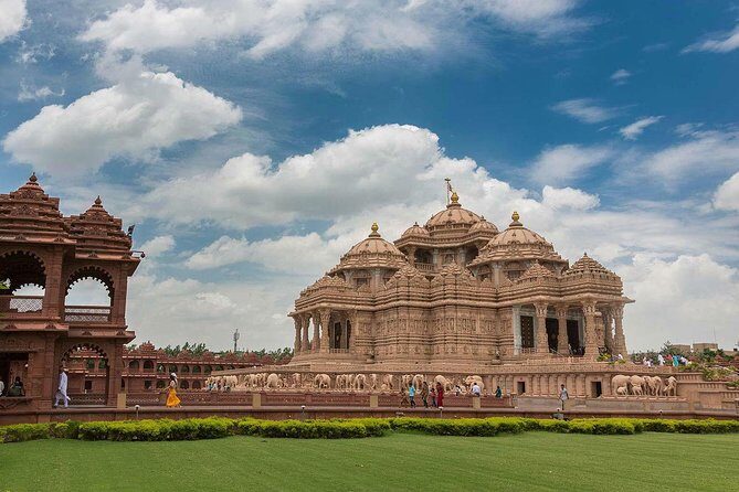 Delhi: Visits to Swaminarayan Akshardham with guide & transfers - The Guided Tour: An Opportunity for Deeper Understanding