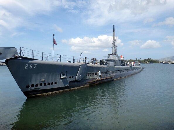 Deluxe Arizona Memorial Bowfin Submarine and Honolulu City Tour - A Complete Look at the Deluxe Arizona Memorial Bowfin Submarine and Honolulu City Tour