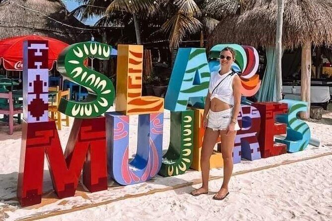 Deluxe Catamaran to Isla Mujeres, with Drinks, Snorkel & Buffet - An In-Depth Look at the Experience
