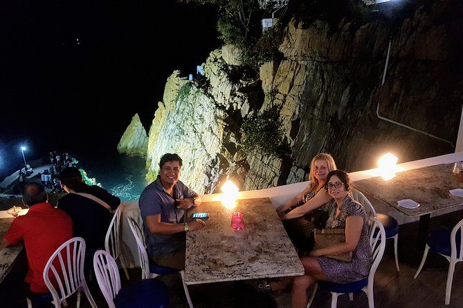 DeLuxe Cliff Divers+Sunset Exhibition byNight w/Different Options - Key Points