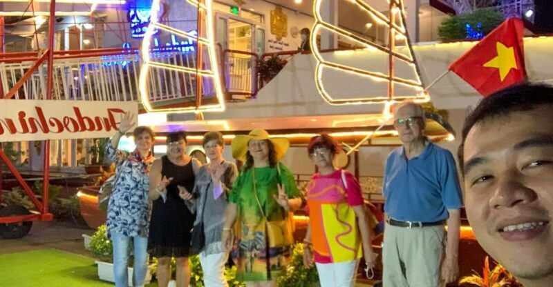 Deluxe Dining Cruise by DeluxeGroupTours - Key Points