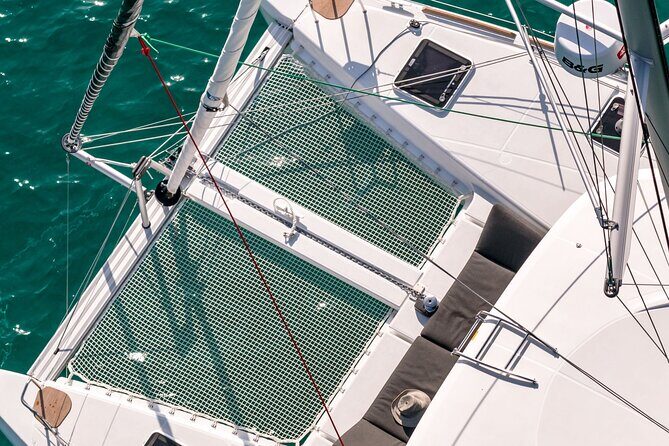 Deluxe Private Boats - 40 ft Catamaran - FAQ