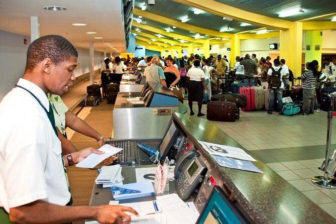 Departure Shuttle to Airport, Club Mobay Fast Track & VIP Lounge Combo - Who Is This Tour Best For?