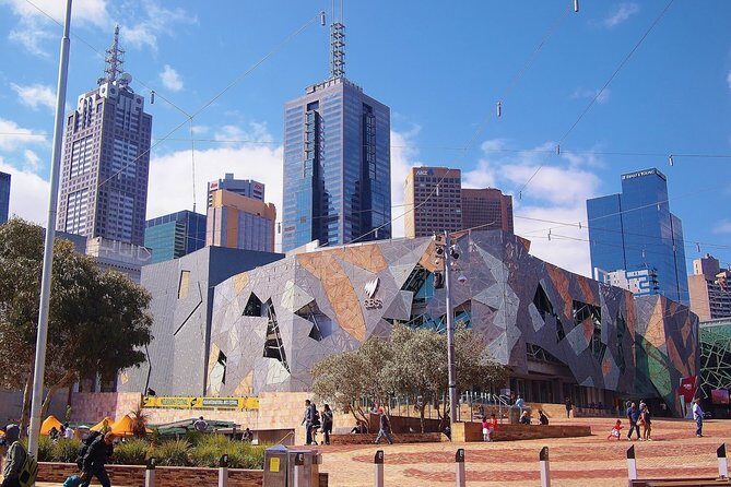 Departure Transfer from Melbourne to Melbourne Airport MEL in Van - Who Should Consider This Service?