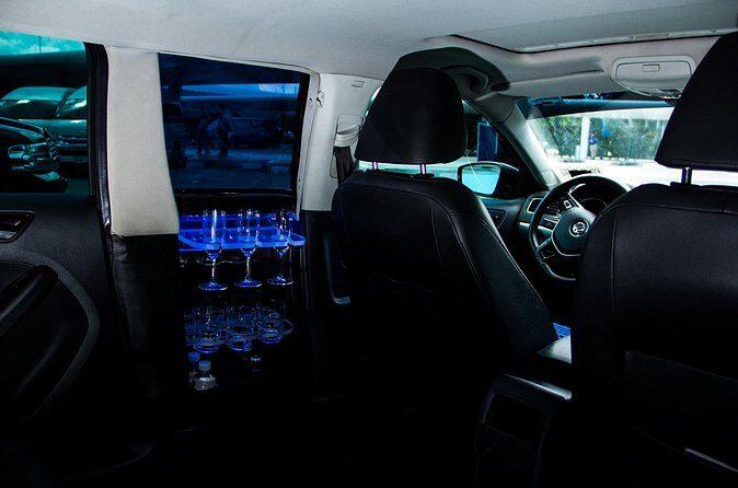 Departures in Luxury Sedan from Akumal to Cancun Airport - Who Should Book This?
