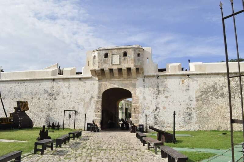 Desde Mérida: Edzna & City Tour Campeche recorrido guiado - Discovering Edzna, a Mayan Gem