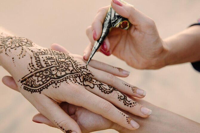Desert Safari Dubai with BBQ Buffet Dinner - Who Should Consider This Tour?