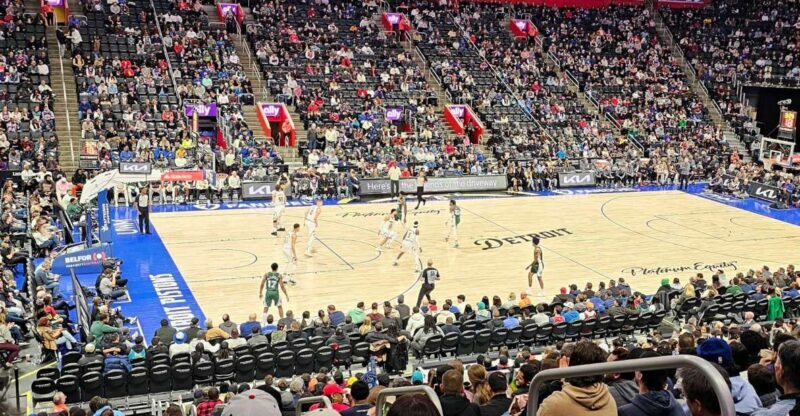Detroit: Detroit Pistons Basketball Game Ticket - The Detroit Pistons Game Experience: What You’re Getting