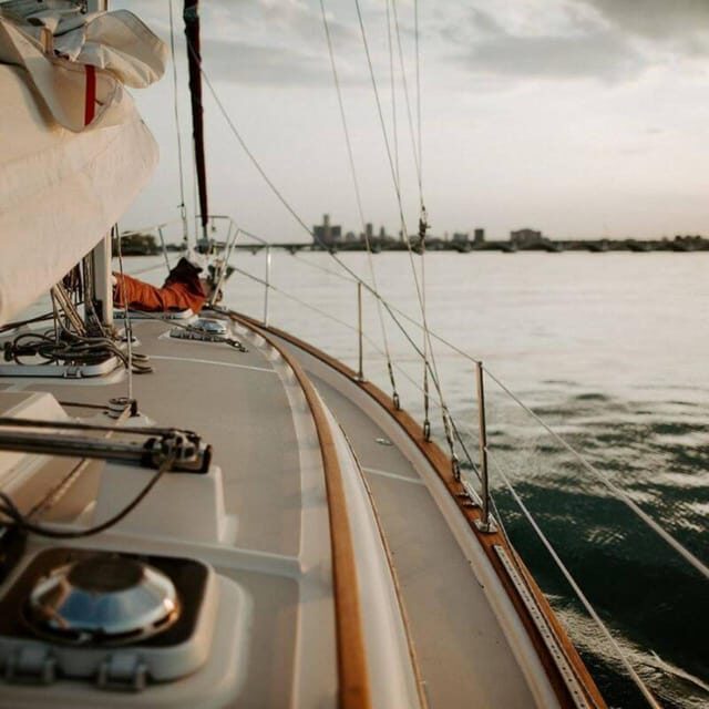 Detroit: Sailing Tour on the Detroit River - Exploring the Detroit River Sailing Experience