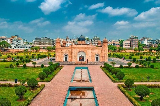 Dhaka City Tour - Starting Strong: The Bangladesh National Museum