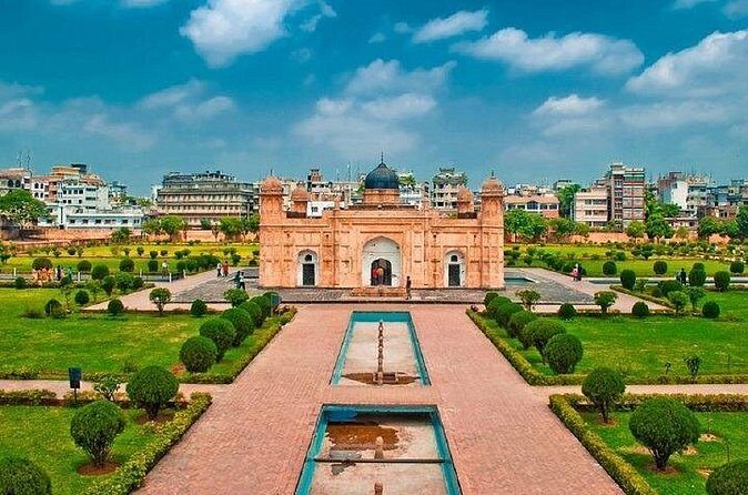 Dhaka City Tour - Modern Architecture: National Parliament House