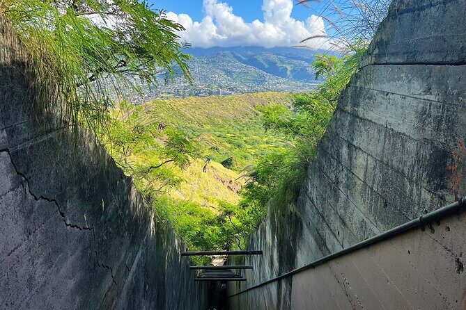 Diamond Head Hiking and Oahu Island Experience feat. North Shore - A Deep Dive into the Oahu Experience